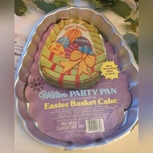 WILTON 1980 Easter Basket/Spring Cake Party Pan Like NEW With insert!